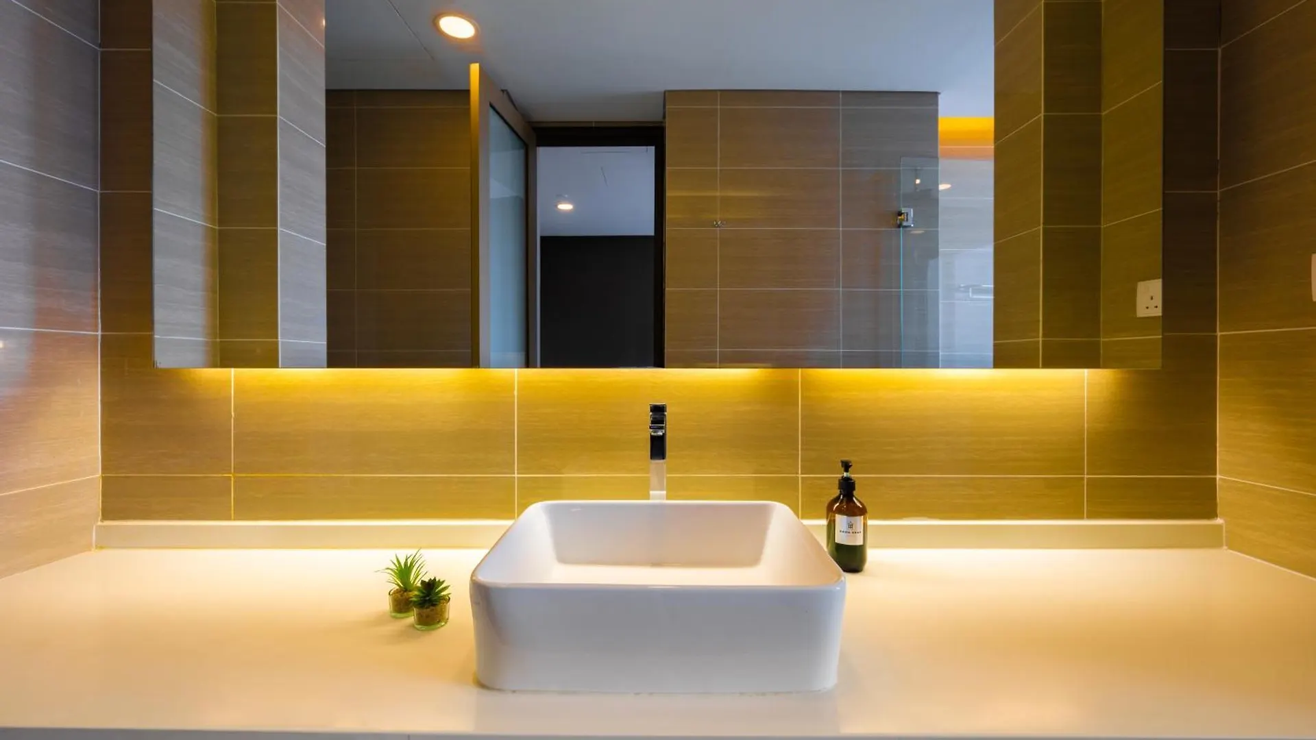 Greystone 99 Suites Malacca Apartment